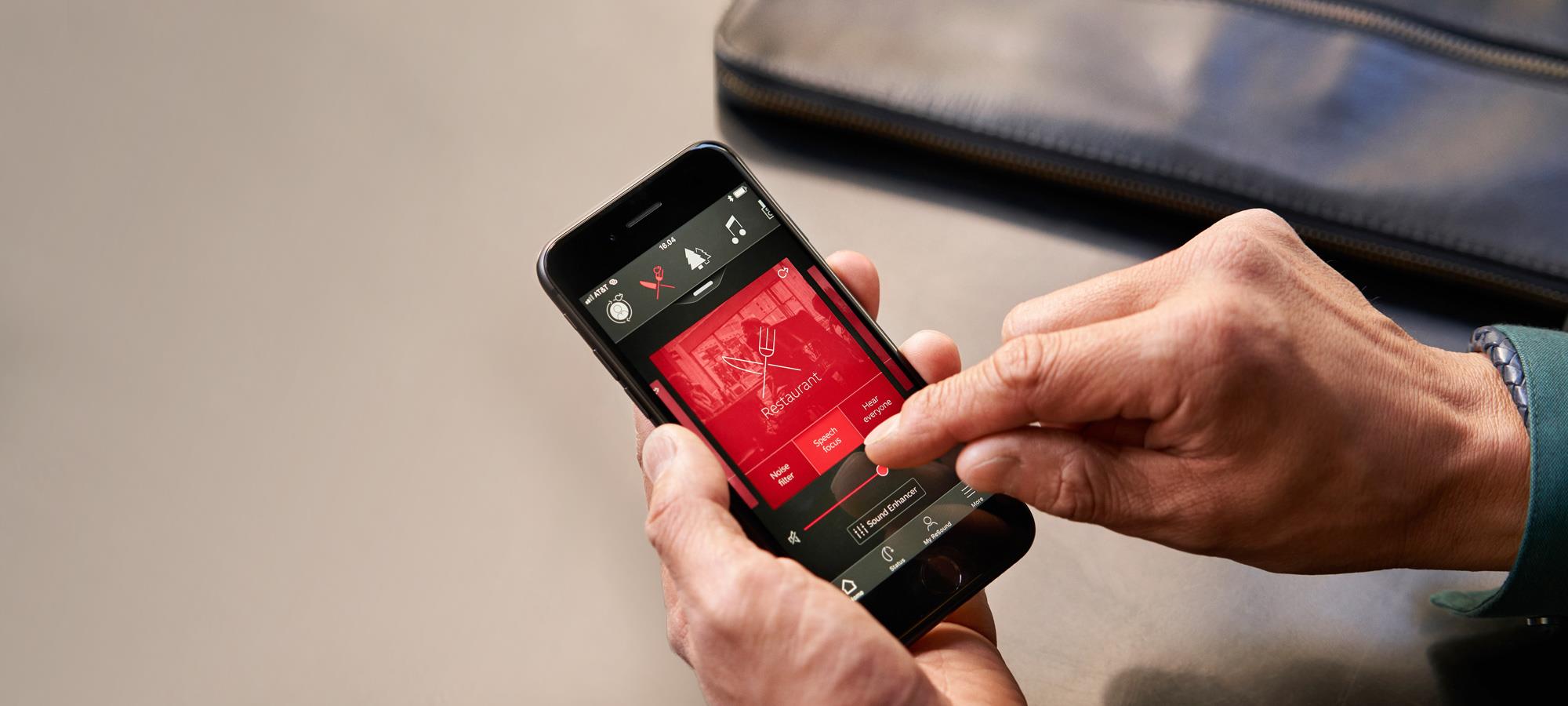 Brug af app i hånden